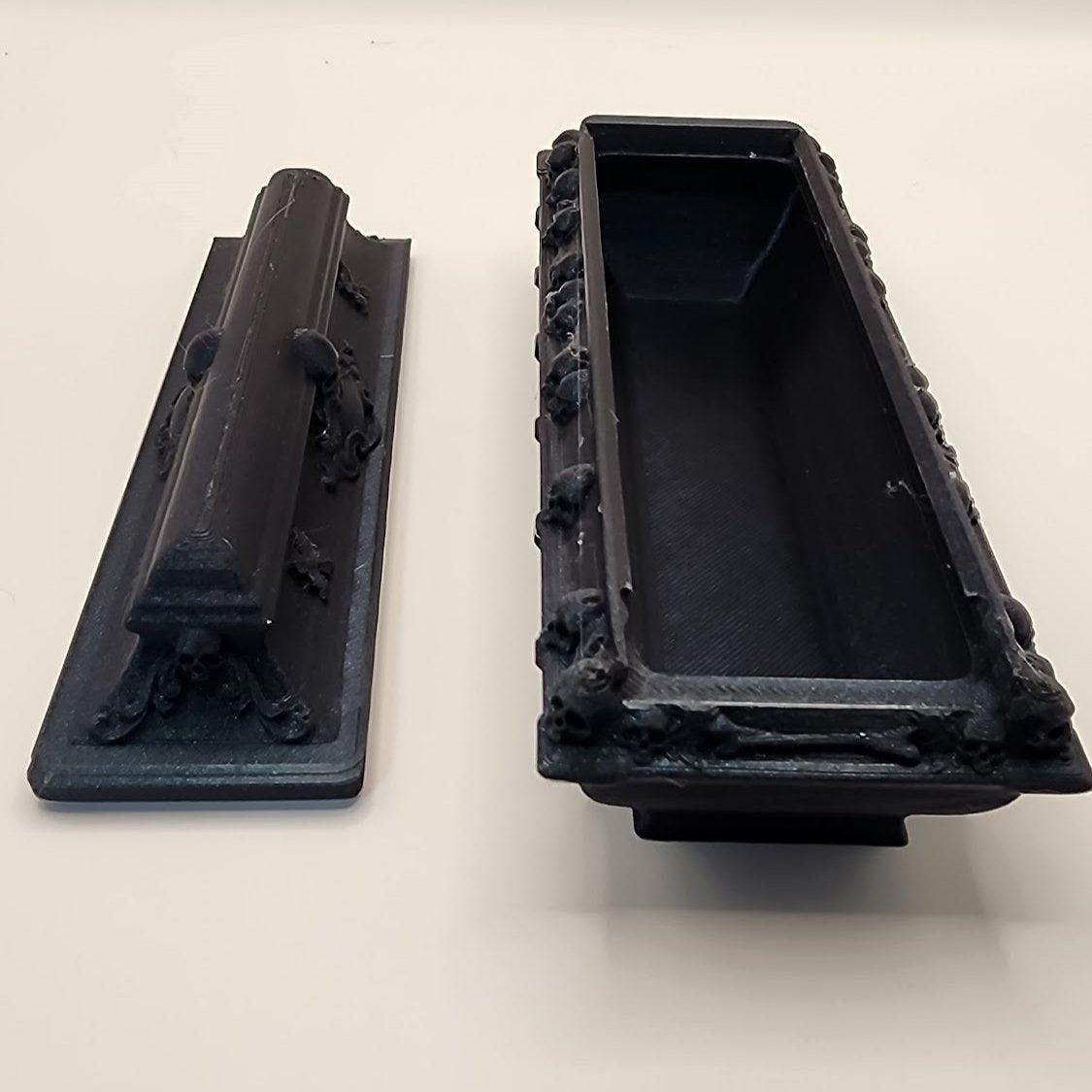 Casket Dice Box